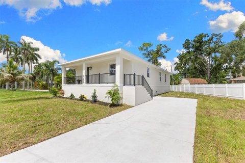 Casa en Bradenton, Florida 3 dormitorios, 143.07 m2 № 2167482