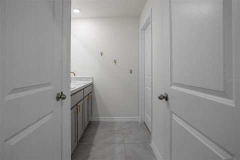 House in Dade City, Florida 5 bedrooms, 242.01 sq.m. № 2096134 - photo 28