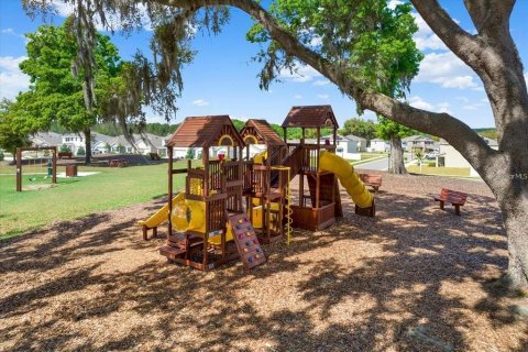House in Dade City, Florida 5 bedrooms, 242.01 sq.m. № 2096134 - photo 4