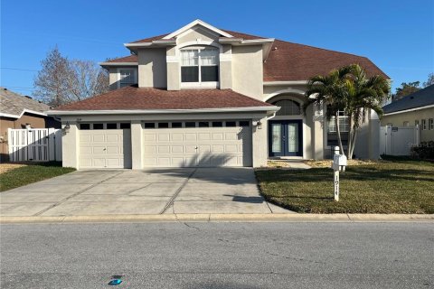 Casa en Holiday, Florida 5 dormitorios, 285.4 m2 № 2330444