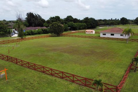 Propiedad comercial en venta en Homestead, Florida № 1763508 - foto 23