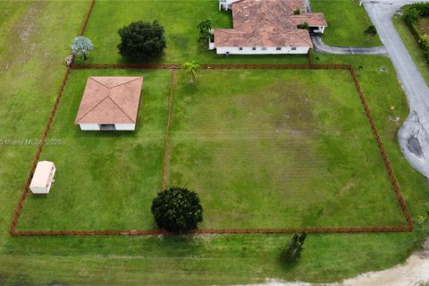Propiedad comercial en venta en Homestead, Florida № 1763508 - foto 20