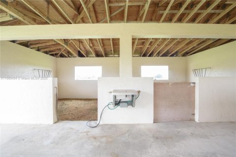 Propiedad comercial en venta en Homestead, Florida № 1763508 - foto 12