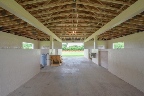 Propiedad comercial en venta en Homestead, Florida № 1763508 - foto 6