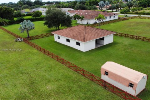 Propiedad comercial en venta en Homestead, Florida № 1763508 - foto 25