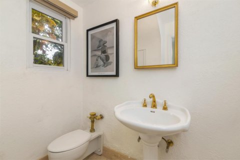 Apartment in Palm Beach, Florida 2 bedrooms, 117.15 sq.m. № 2158333 - photo 9