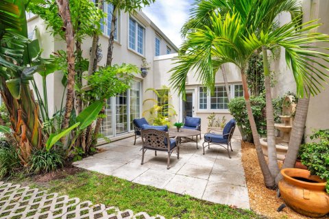 Apartment in Palm Beach, Florida 2 bedrooms, 117.15 sq.m. № 2158333 - photo 15