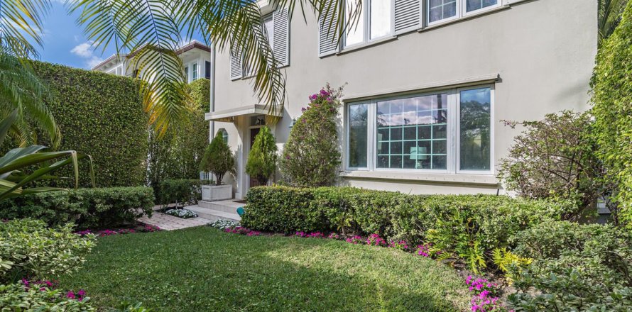 Apartment in Palm Beach, Florida 2 bedrooms, 117.15 sq.m. № 2158333