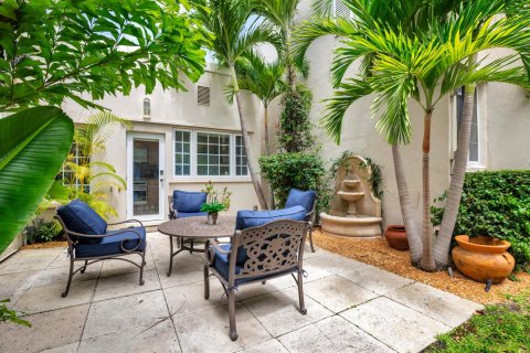 Apartment in Palm Beach, Florida 2 bedrooms, 117.15 sq.m. № 2158333 - photo 17
