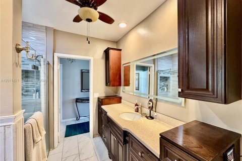 House in Homestead, Florida 4 bedrooms, 176.33 sq.m. № 2074889 - photo 18