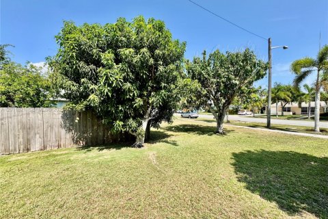 House in Homestead, Florida 4 bedrooms, 176.33 sq.m. № 2074889 - photo 8