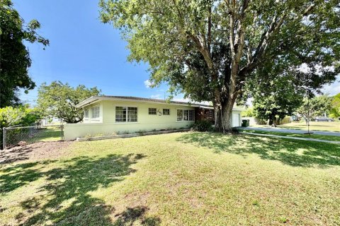 House in Homestead, Florida 4 bedrooms, 176.33 sq.m. № 2074889 - photo 4