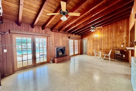 House in Homestead, Florida 4 bedrooms, 176.33 sq.m. № 2074889 - photo 10