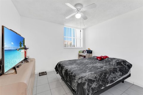 Copropriété à vendre à Miami, Floride: 2 chambres, 100.89 m2 № 1890513 - photo 15