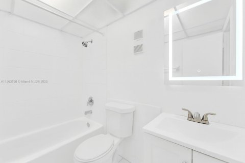 Copropriété à vendre à Miami, Floride: 2 chambres, 100.89 m2 № 1890513 - photo 13