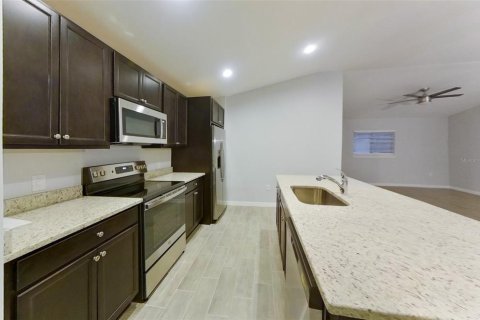 House in Lehigh Acres, Florida 4 bedrooms, 160.91 sq.m. № 2115359 - photo 6