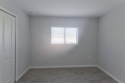 House in Lehigh Acres, Florida 4 bedrooms, 160.91 sq.m. № 2115359 - photo 16