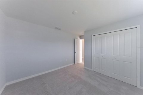 House in Lehigh Acres, Florida 4 bedrooms, 160.91 sq.m. № 2115359 - photo 13