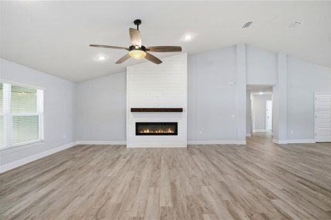 Casa en venta en Spring Hill, Florida, 4 dormitorios, 275.27 m2 № 2152081 - foto 3