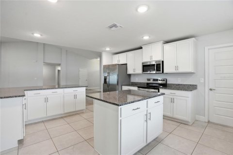 Casa en venta en Spring Hill, Florida, 4 dormitorios, 275.27 m2 № 2152081 - foto 5