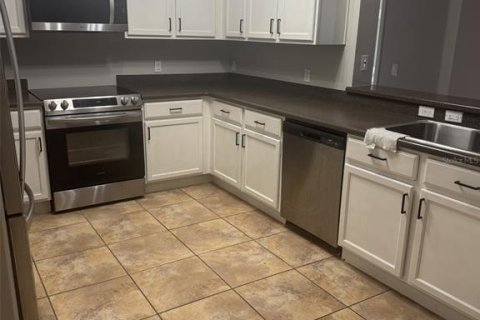 Casa en alquiler en Kissimmee, Florida, 3 dormitorios, 138.42 m2 № 2285460 - foto 4