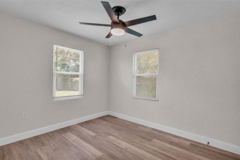 House in Winter Haven, Florida 4 bedrooms, 122.07 sq.m. № 1919566 - photo 7