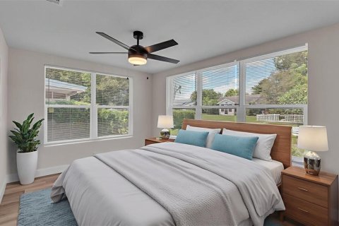 House in Winter Haven, Florida 4 bedrooms, 122.07 sq.m. № 1919566 - photo 3