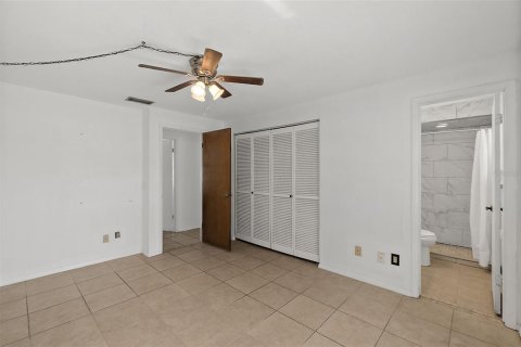 House in Port Orange, Florida 3 bedrooms, 129.69 sq.m. № 2097637 - photo 12
