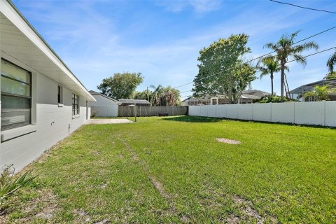 House in Port Orange, Florida 3 bedrooms, 129.69 sq.m. № 2097637 - photo 19