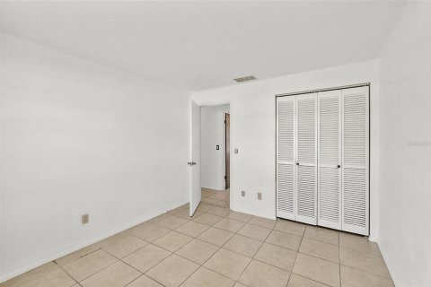 House in Port Orange, Florida 3 bedrooms, 129.69 sq.m. № 2097637 - photo 18