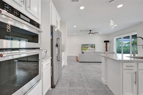 Купить виллу или дом в Холливуд, Флорида 5 спален, 232.35м2, № 2057738 - фото 20