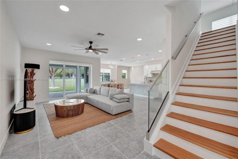 Купить виллу или дом в Холливуд, Флорида 5 спален, 232.35м2, № 2057738 - фото 8