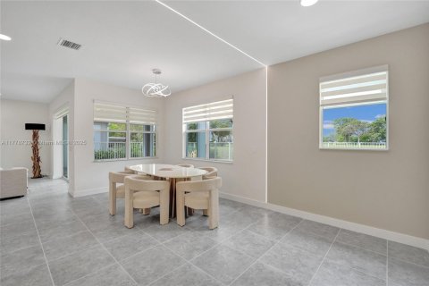 Купить виллу или дом в Холливуд, Флорида 5 спален, 232.35м2, № 2057738 - фото 29