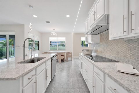 Купить виллу или дом в Холливуд, Флорида 5 спален, 232.35м2, № 2057738 - фото 22