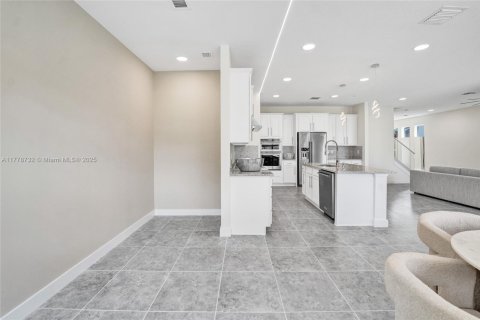 Купить виллу или дом в Холливуд, Флорида 5 спален, 232.35м2, № 2057738 - фото 28