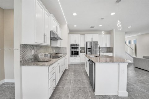 Купить виллу или дом в Холливуд, Флорида 5 спален, 232.35м2, № 2057738 - фото 26