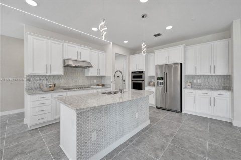 Купить виллу или дом в Холливуд, Флорида 5 спален, 232.35м2, № 2057738 - фото 15