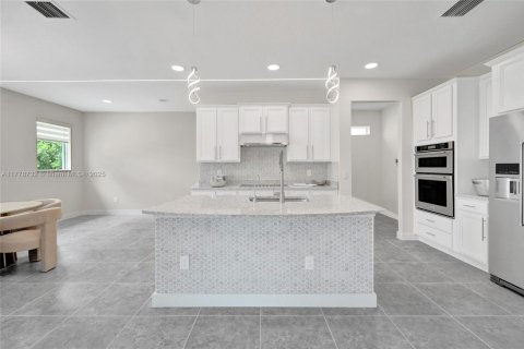 Купить виллу или дом в Холливуд, Флорида 5 спален, 232.35м2, № 2057738 - фото 16