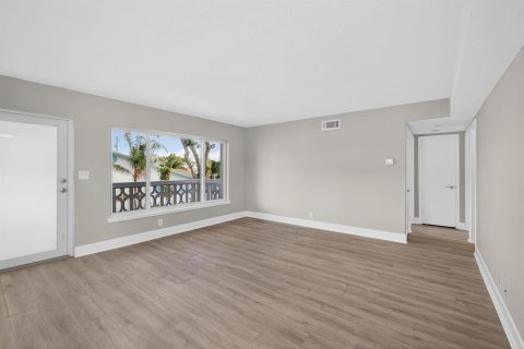 Appartement à louer à North Palm Beach, Floride: 2 chambres, 66.7 m2 № 2146833 - photo 6