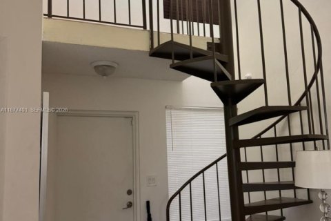 Condominio en Miami, Florida, 2 dormitorios  № 2017663