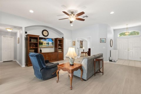 House in Oviedo, Florida 4 bedrooms, 251.86 sq.m. № 2221605 - photo 6