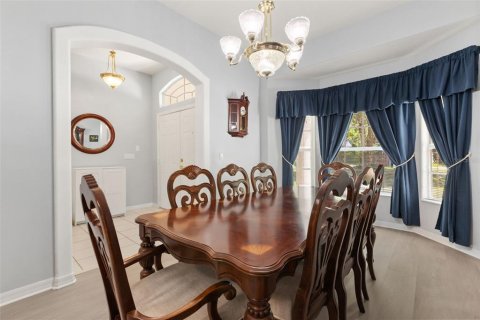 House in Oviedo, Florida 4 bedrooms, 251.86 sq.m. № 2221605 - photo 9