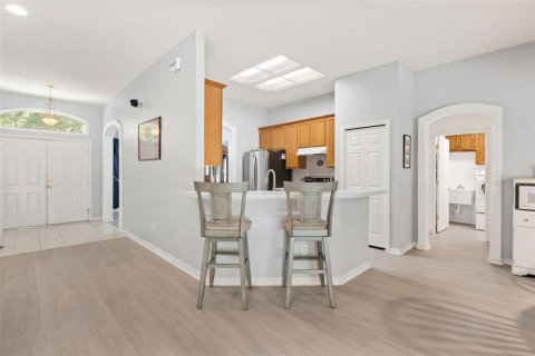 House in Oviedo, Florida 4 bedrooms, 251.86 sq.m. № 2221605 - photo 12