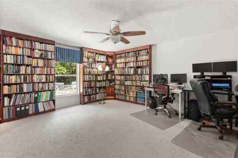 House in Oviedo, Florida 4 bedrooms, 251.86 sq.m. № 2221605 - photo 30
