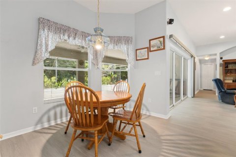 House in Oviedo, Florida 4 bedrooms, 251.86 sq.m. № 2221605 - photo 11