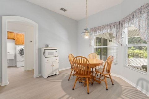House in Oviedo, Florida 4 bedrooms, 251.86 sq.m. № 2221605 - photo 10