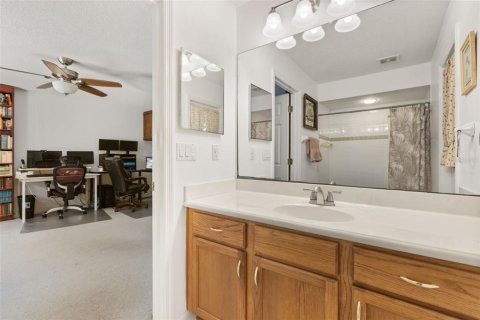 House in Oviedo, Florida 4 bedrooms, 251.86 sq.m. № 2221605 - photo 29