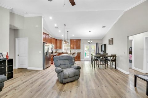 House in Okeechobee, Florida 3 bedrooms, 142.51 sq.m. № 1547178 - photo 5