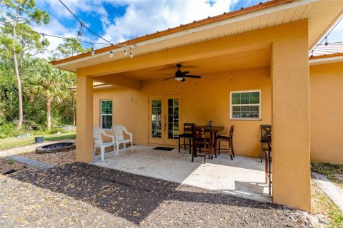 House in Okeechobee, Florida 3 bedrooms, 142.51 sq.m. № 1547178 - photo 26