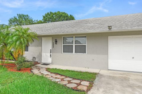 House in Port St. Lucie, Florida 3 bedrooms, 128.76 sq.m. № 2083654